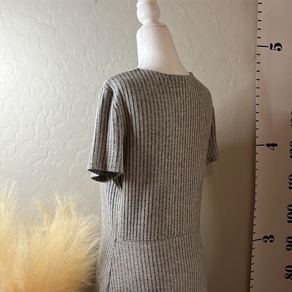 GAP gray ribbed two-tone dress lightweight fabric w/sweater like feel. SZ M. - Picture 6 of 12